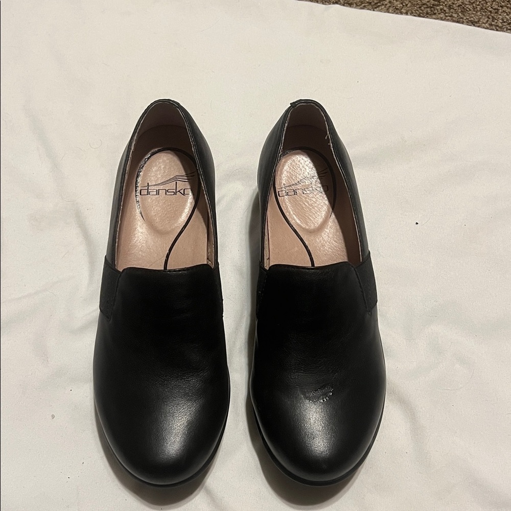 Dansko women’s black leather clogs - Picture 2 of 7